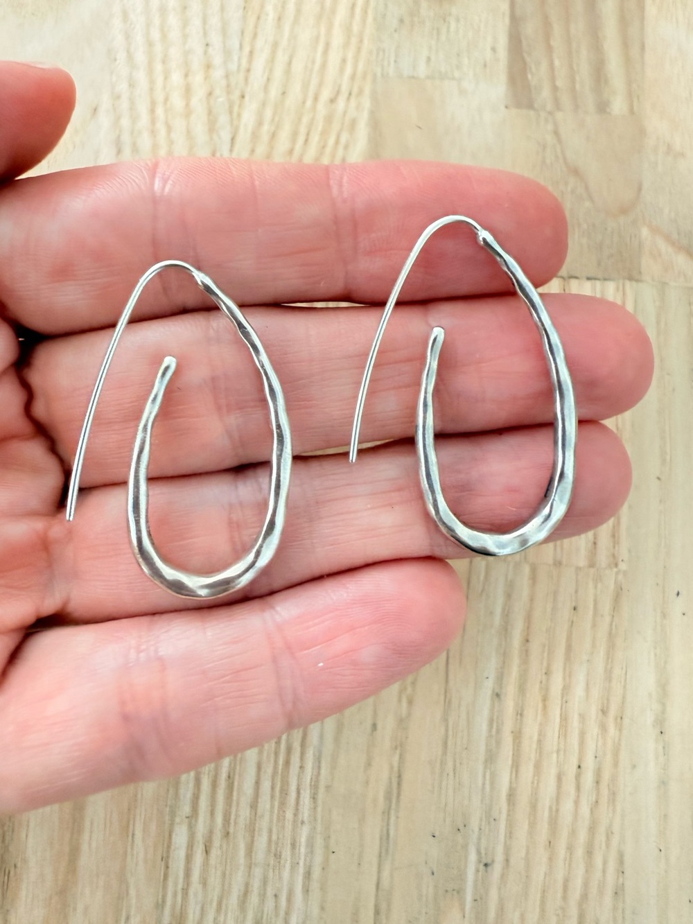 Grace & heart 925 Sterling silver hammered open tear drop hoop earrings